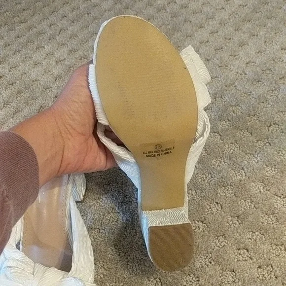 LuLus Dorothea Ivory Kodded kitten heel - Picture 5 of 8